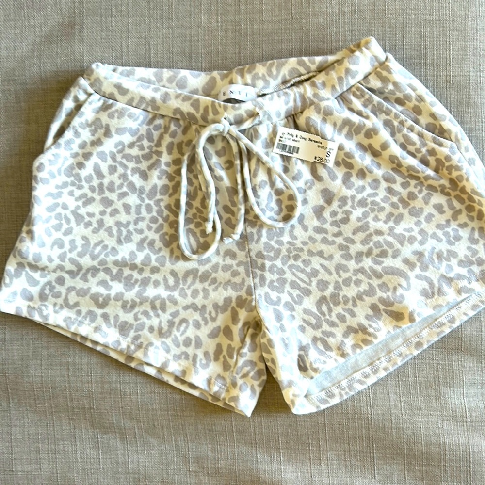 Enti NWT lounge short size small